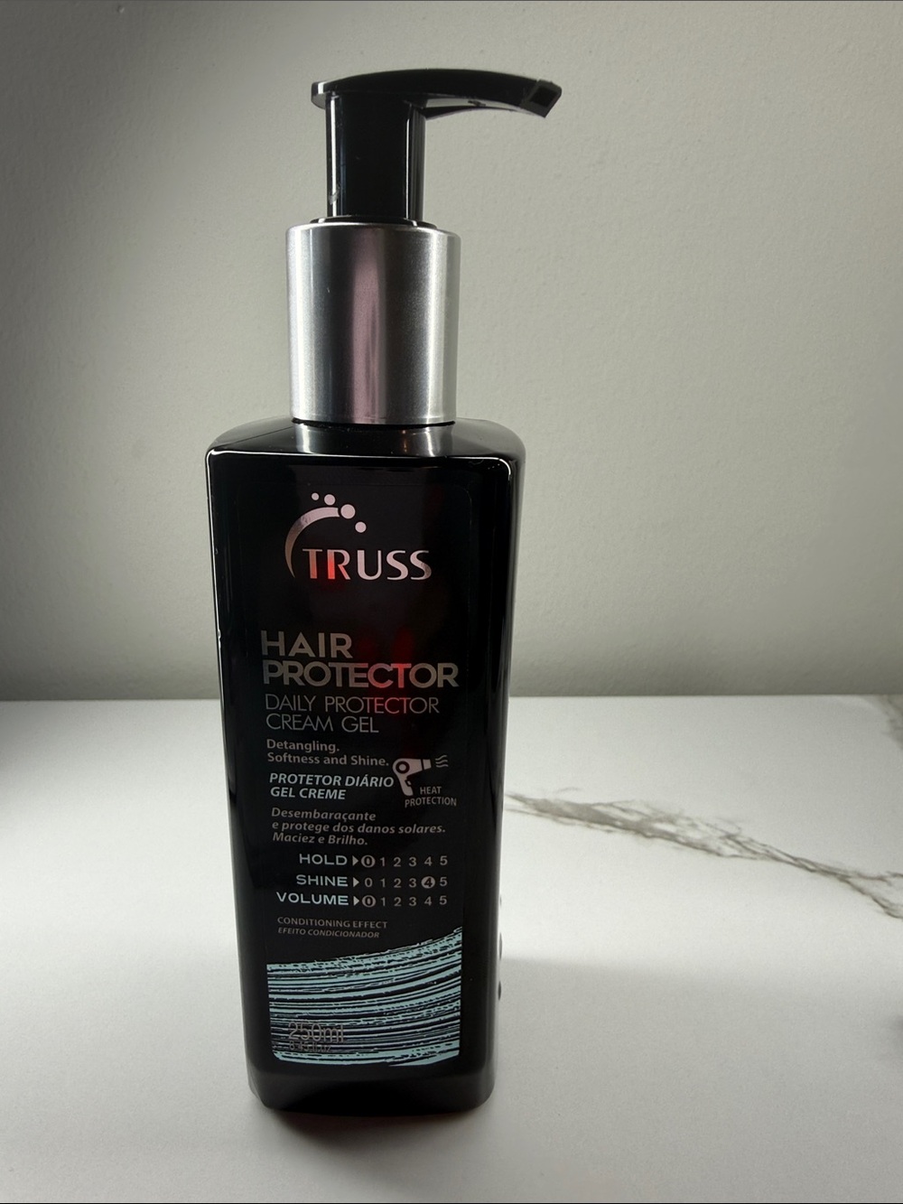 Truss Hair Protector Daily Cream Gel - Black Bottle with Silver Pump
